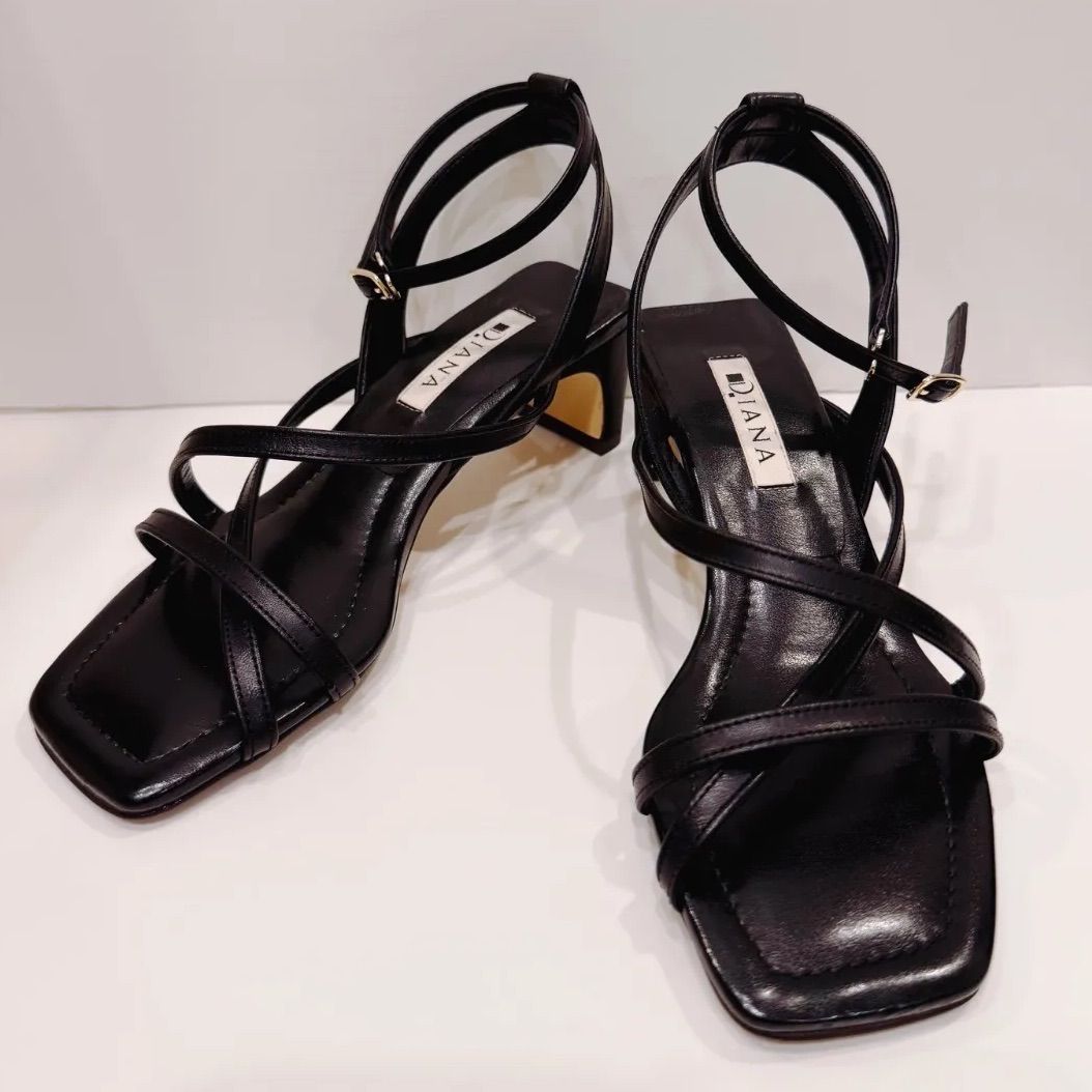 【美品】ダイアナ　クロスストラップ　ミュール　サンダル　ブラック　Lサイズ 極美品】DIANA（ダイアナ） 22センチ サンダル 細ストラップ