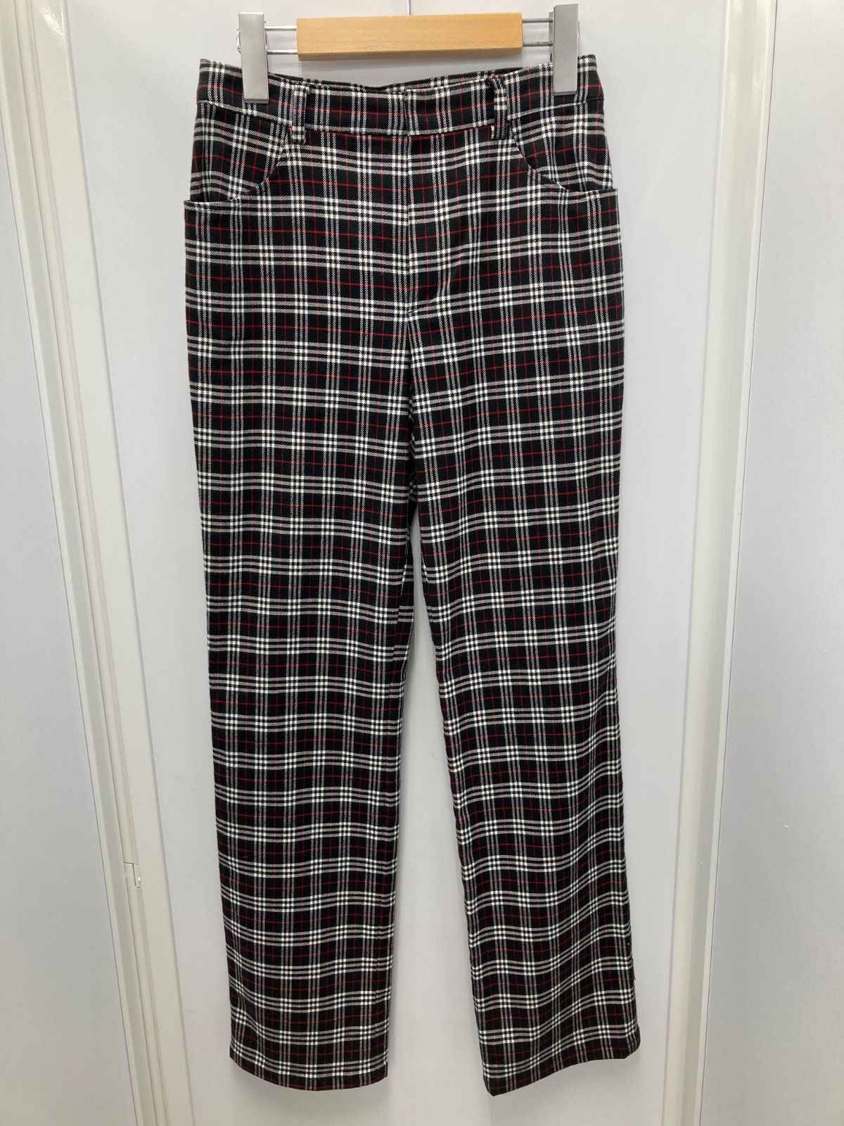 【新品未使用】BURBERRY/バーバリー　スラックス　ノバチェック　現行モデル BURBERRY - バーバリーパンツ ノバチェックの通販 by ロン毛です