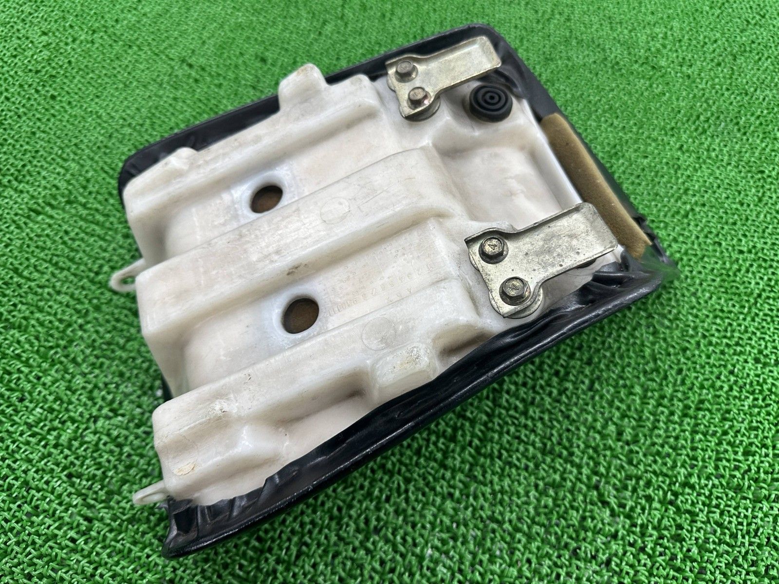 動く FZ400R フロントシート 46X ヤマハ 純正 バイク 部品 メインシート 破れ無し ノーマル 品薄 品 車検 Genuine fQ 機能性重視