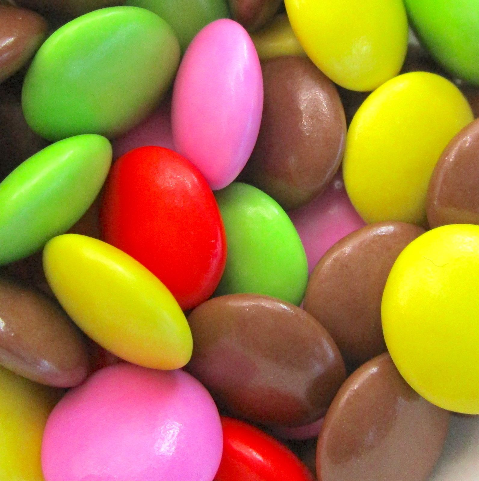 アポロ　カールマグネット　キャラメルコーン　マーブルチョコ　ストラップ マーブルチョコ カラーボタンチョコ 碁石チョコレート 13mm 300g