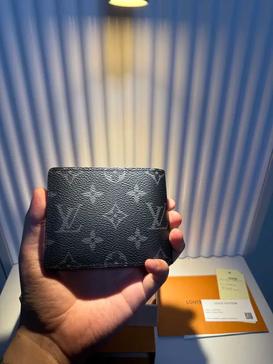 スレンダー 二つ折り財布