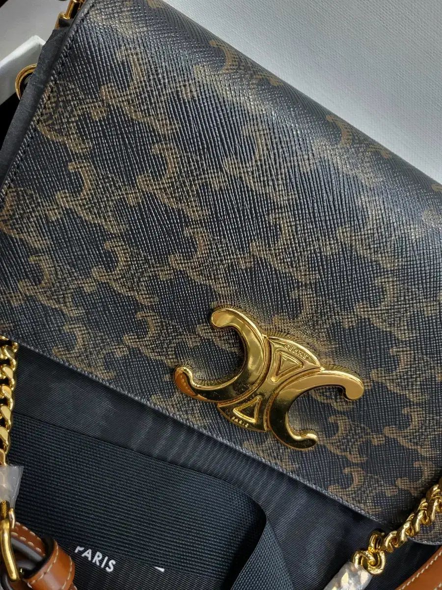 Celine マルチポシェット