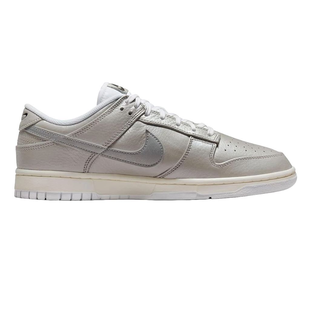 NIKE DUNK LOW SE 