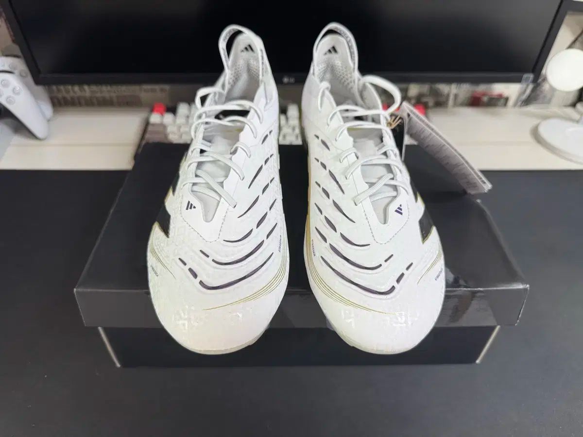 アディダス プレデターエリート HG/AG 25 ホワイト 【公式通販】