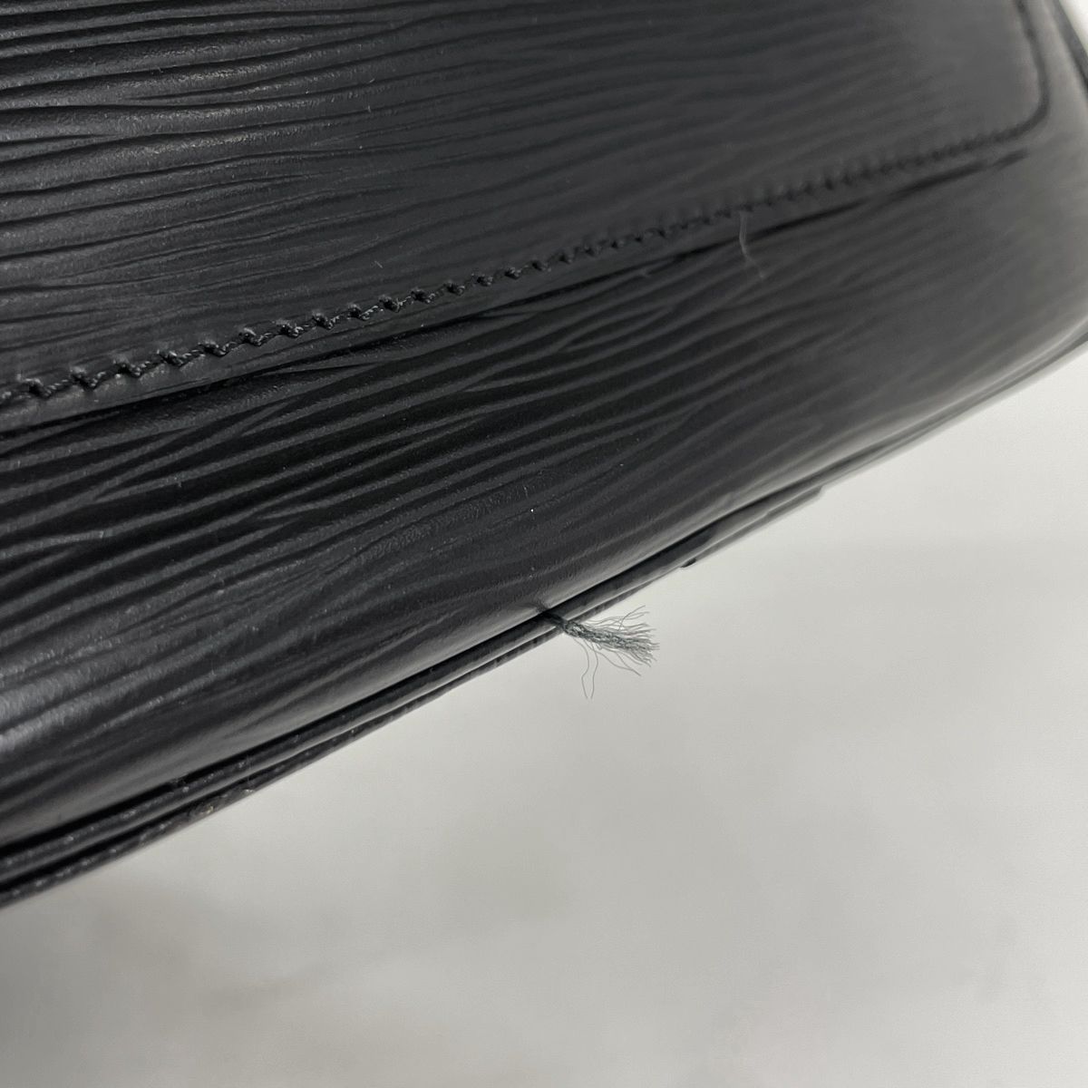 Vuitton キーポル