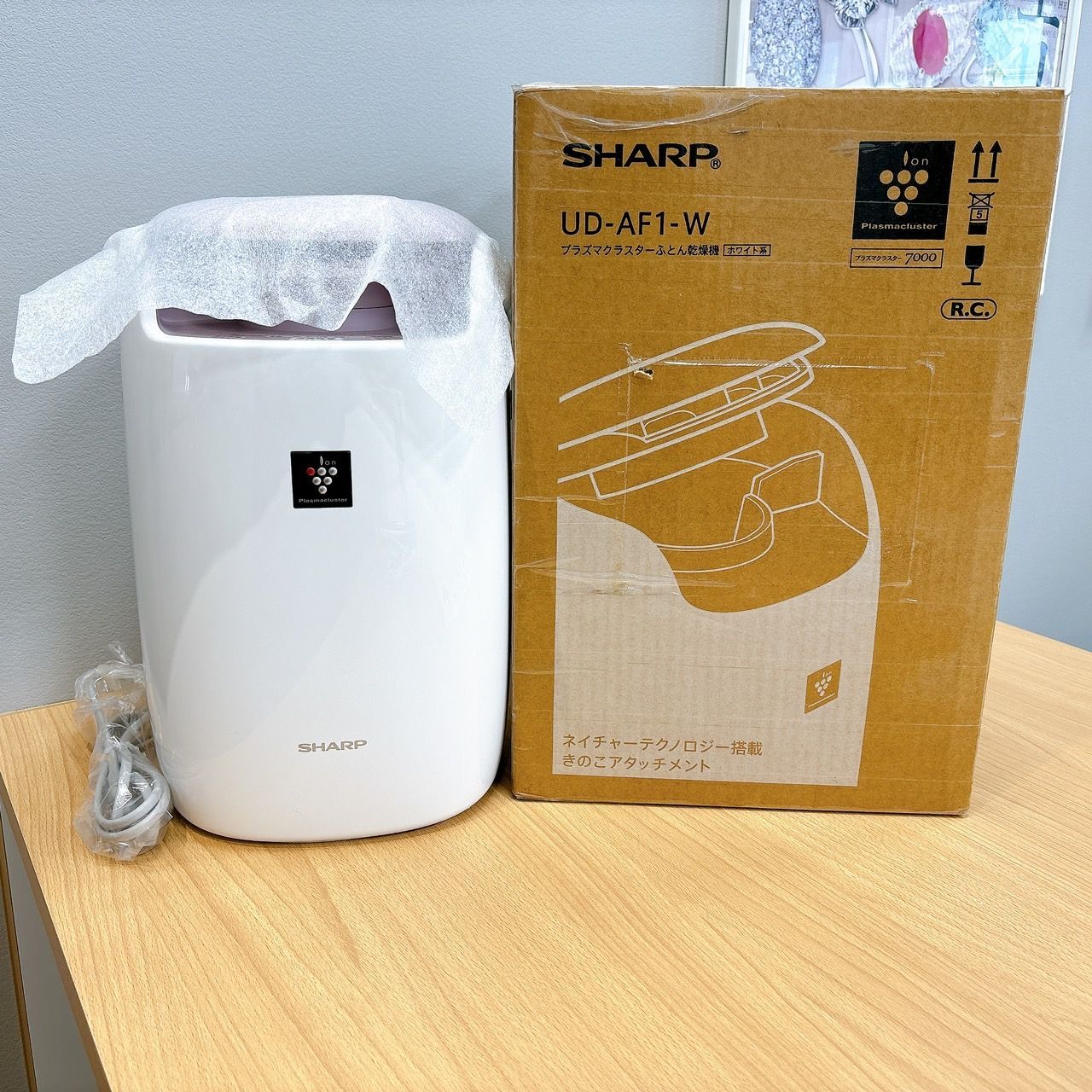 【未使用品】布団乾燥機 SHARP UD-AF1-W シャープ SHARP Amazon | プラズマクラスターふとん乾燥機 UD-AF1-W | Sharp