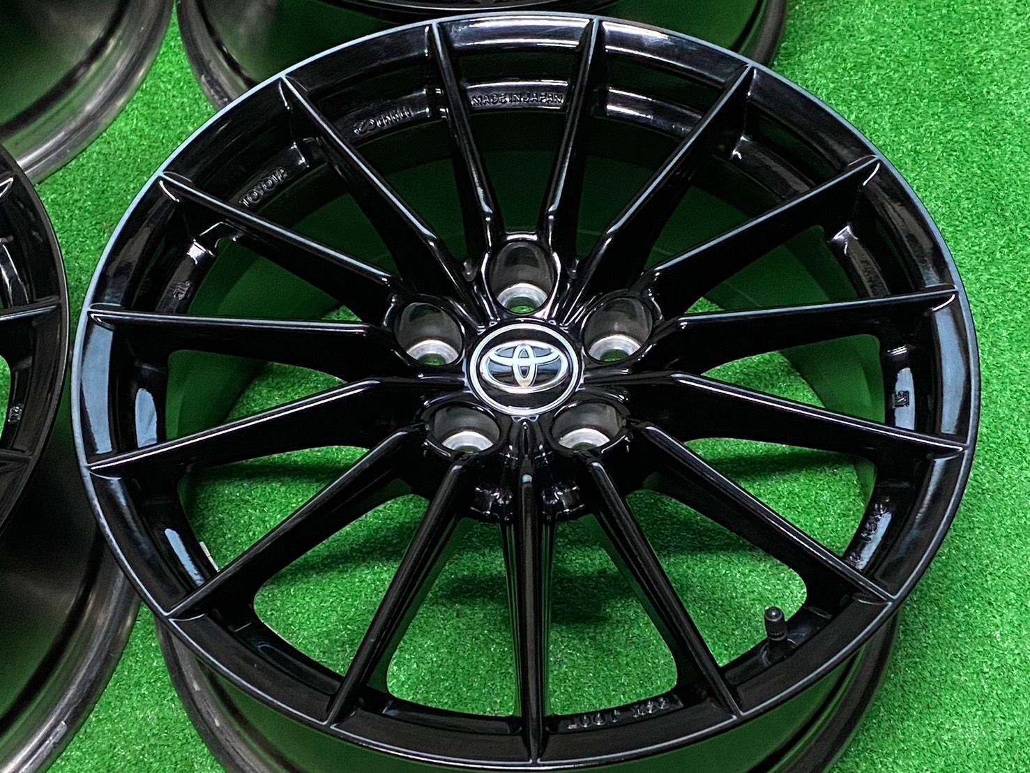 ②GXPA16系 GRヤリス [トヨタ純正/ENKEI] ホイール 18インチ ②GXPA16