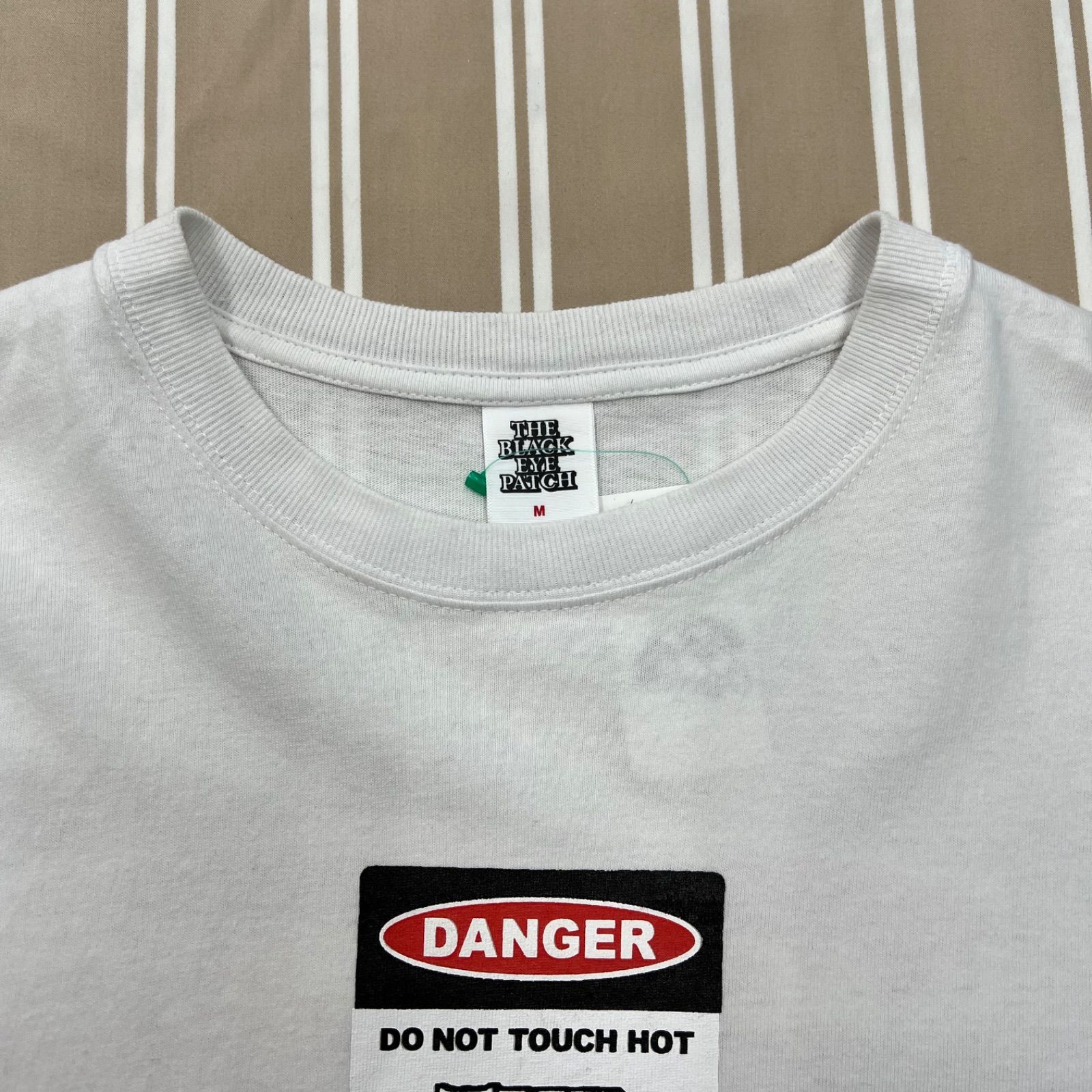 Black Eye Patch Danger Hot Label Tee ブラックアイパッチ デンジャー ホットラベル Tシャツ 半袖Tシャツ  ホワイト Mサイズ - メルカリ