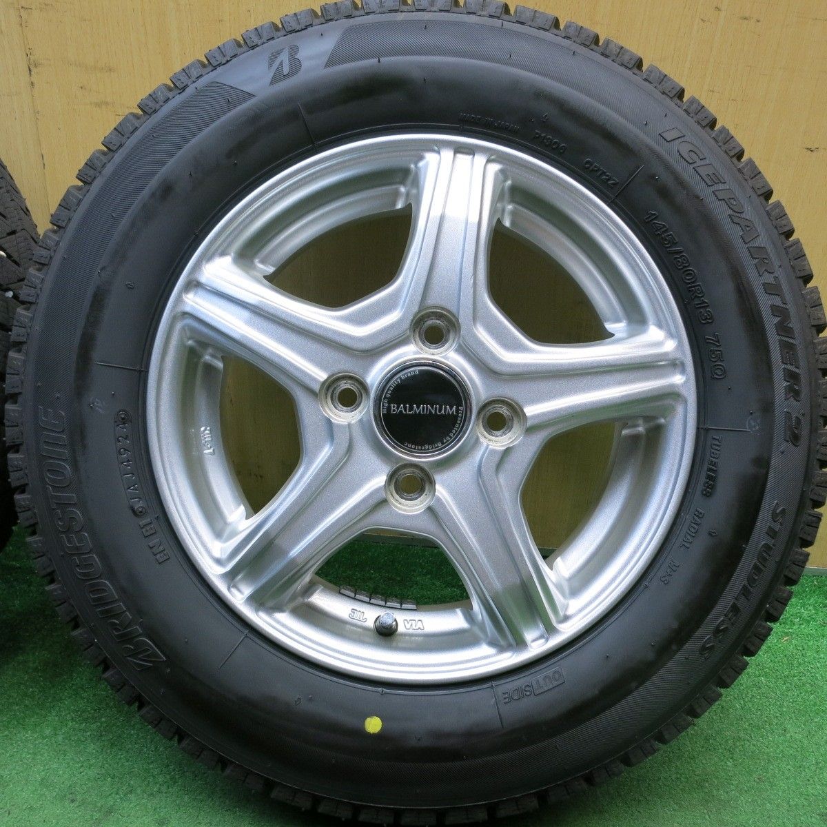 バリ溝！24年！ほぼ10分☆スタッドレス 145/80R13 ブリヂストン アイス
