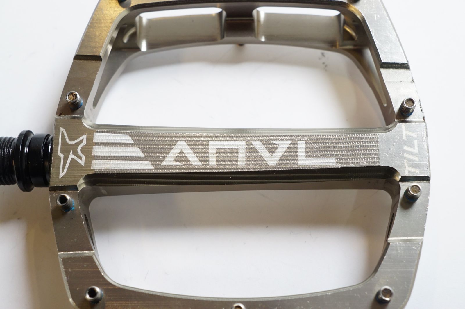 ANVL アンビル