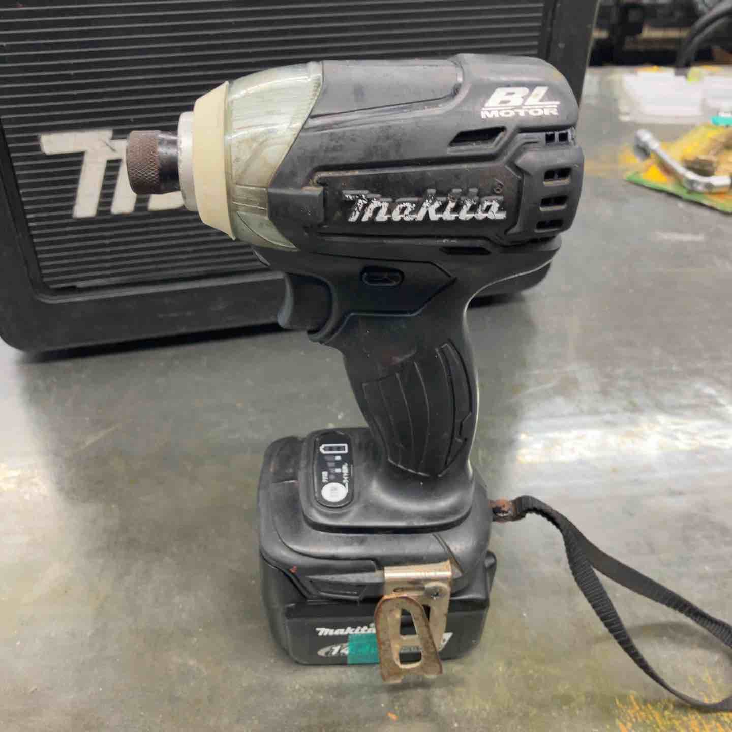 コードレスインパクトドライバー