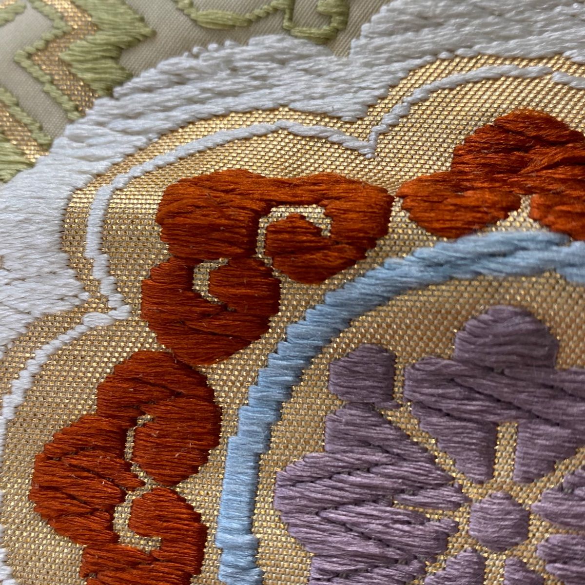 袋帯 美品 名品 華文 花唐草 唐織 金糸 ベージュ 六通 正絹
