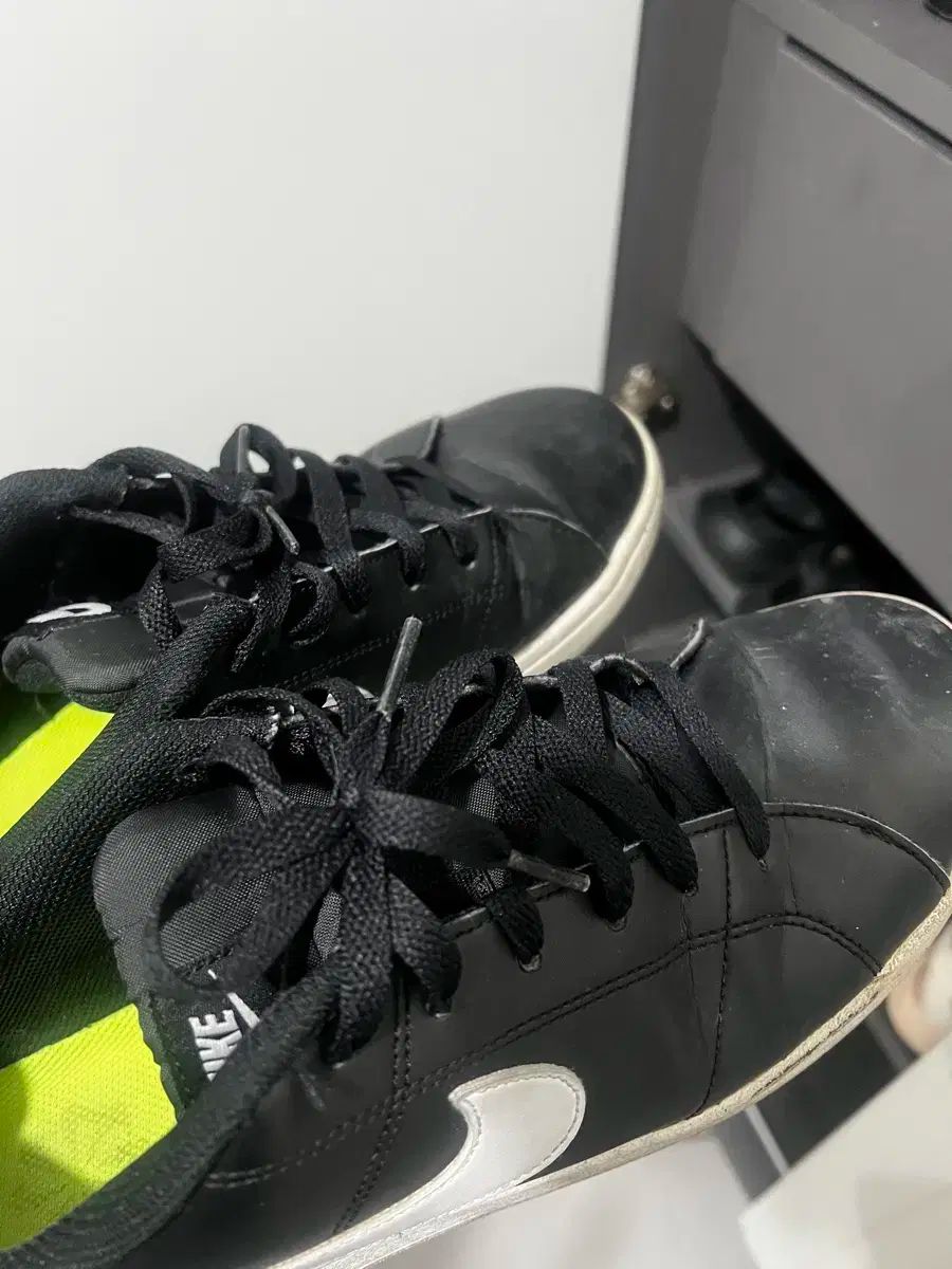 NIKE(ナイキ) コート コート ビジョン ロー （ black ＆ green ）