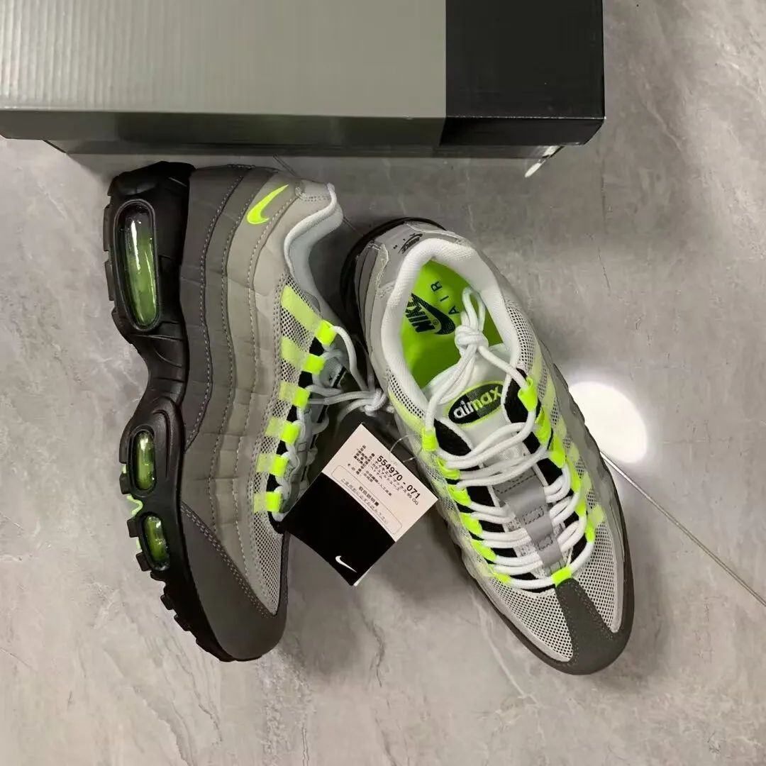 ナイキ Nike Air Max 95 OG Neon エアマックス95 OG ネオン 2020 NIKE AIR MAX 95 OG イエローグラデ  - メルカリ