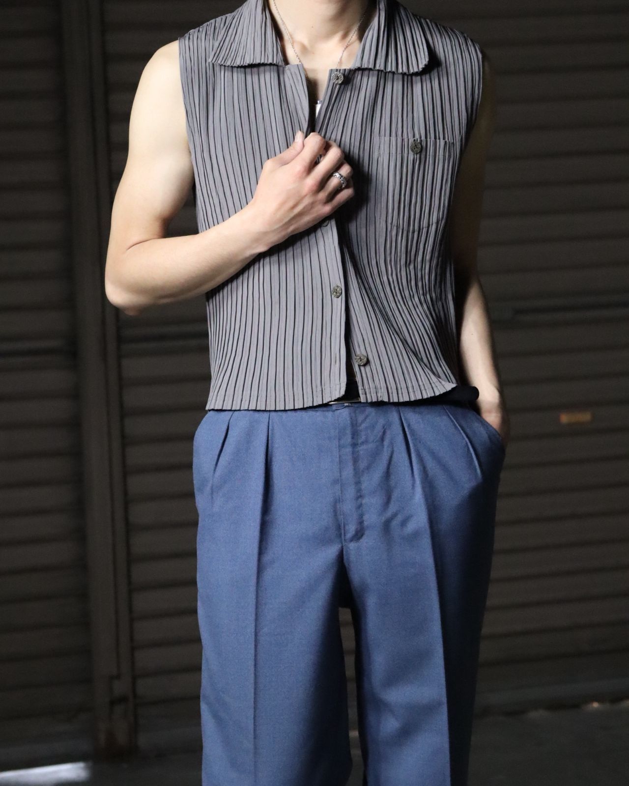 random pleats sleeveless shirt 80s 90s ランダムプリーツ ノースリーブ シャツ ベスト ボタンフロント グレー