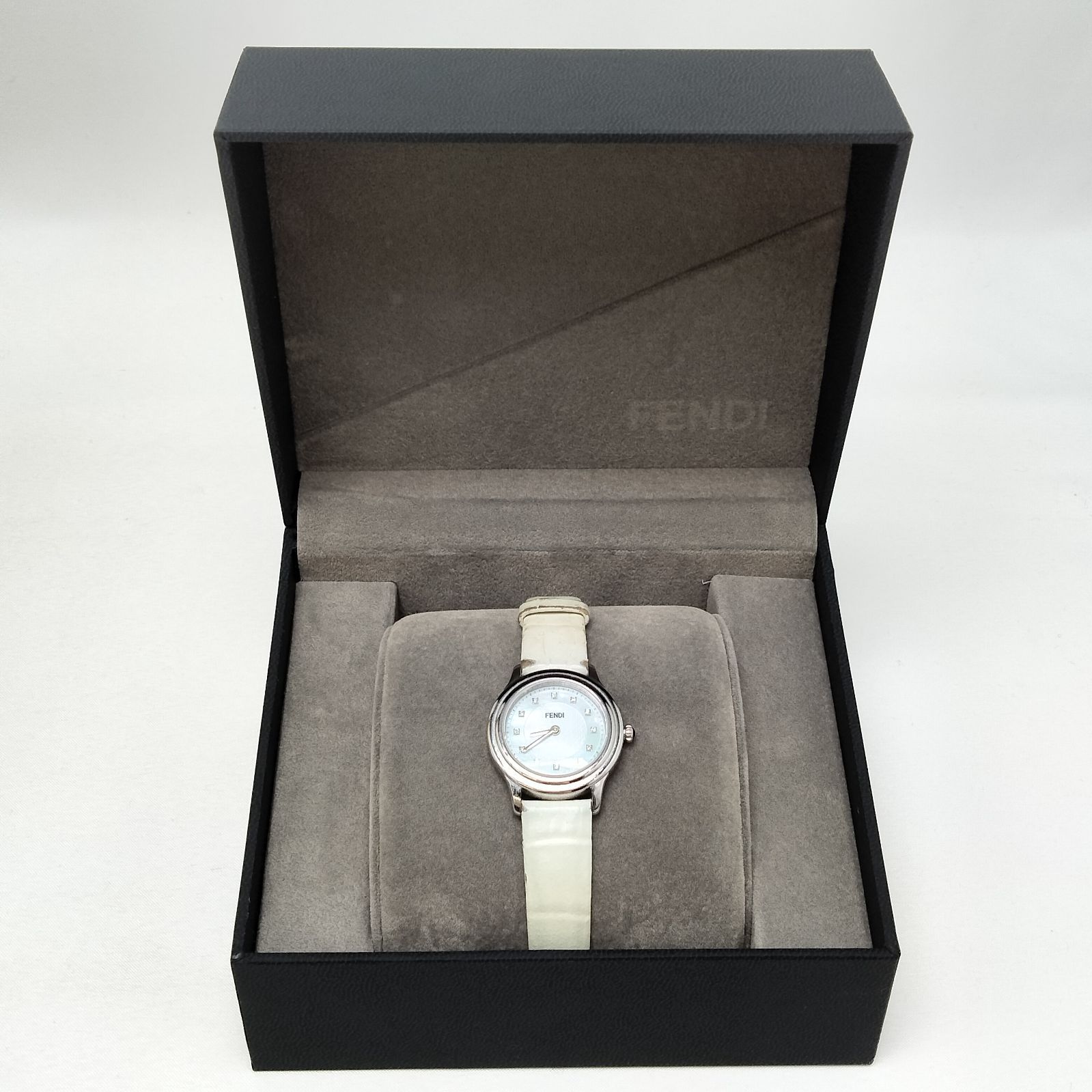 ✨️FENDI✨️フェンディ 25000L 腕時計 12Pダイヤシェル文字盤 ✨️FENDI✨️フェンディ 25000L 腕時計 12Pダイヤシェル文字盤