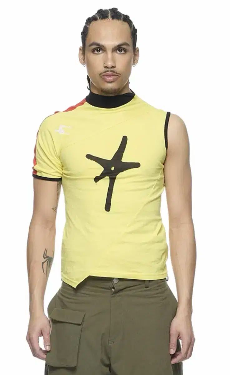 spencer badu アシンメトリー サッカー Tシャツ