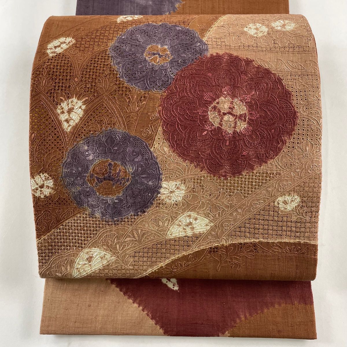 袋帯 秀品 紬地 華文 草花 刺繍 薄茶色 お太鼓柄 正絹