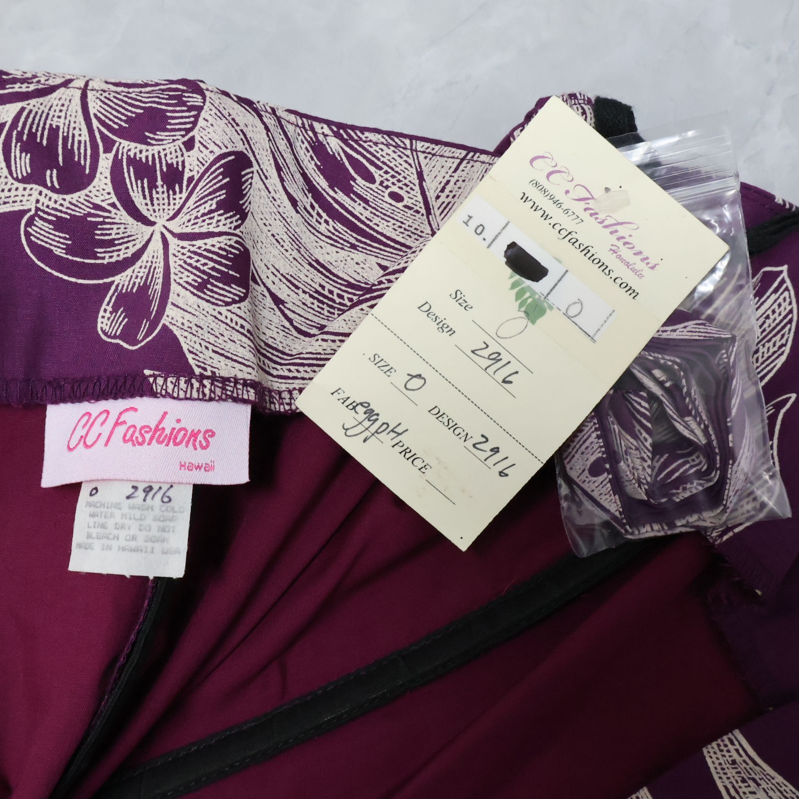 【ハワイ製 フラダンス衣装】パープル CC Fashions ワンピース ドレス 紫 白 プルメリア柄 モンステラ柄 フリル キャミソール 美品 ハワイ製 フラダンス衣装】パープル CC Fashions