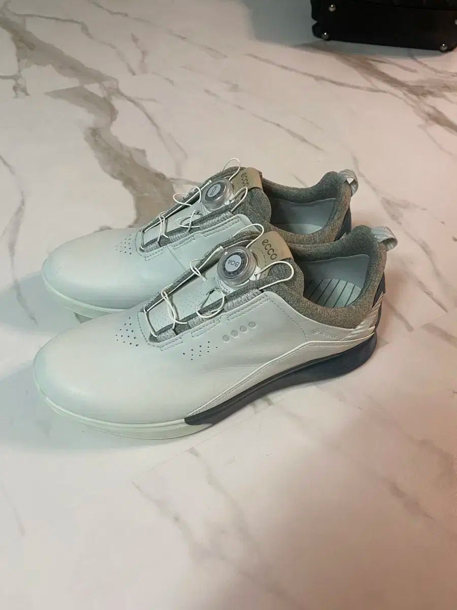 ECCO Ecco エコー S ー Three BOA 40