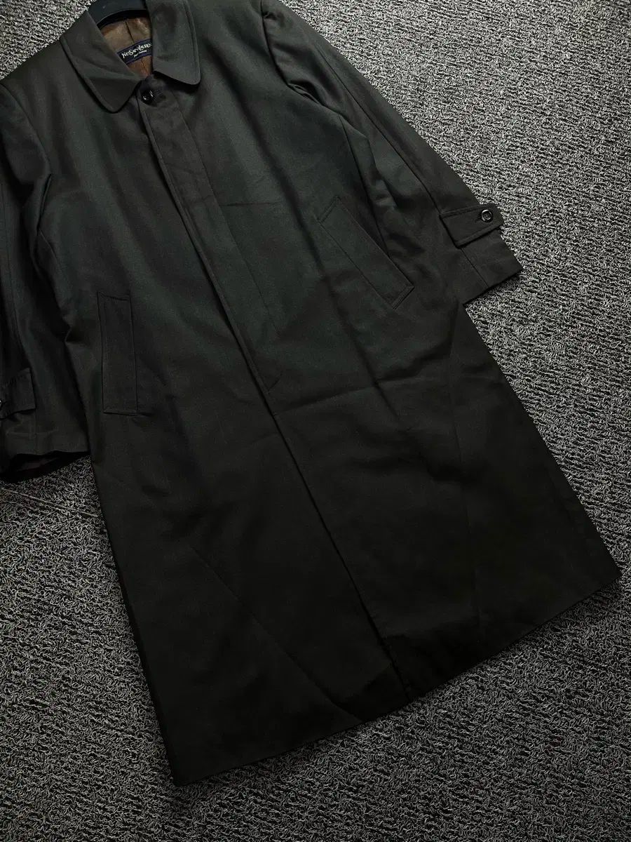 SAINT LAURENT