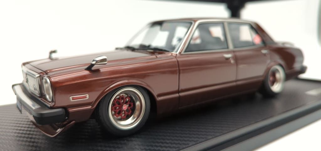 ignition model 1|18レジン製 Toyota MarkII Sedan Grande MX41 Brown Metallic IG3427