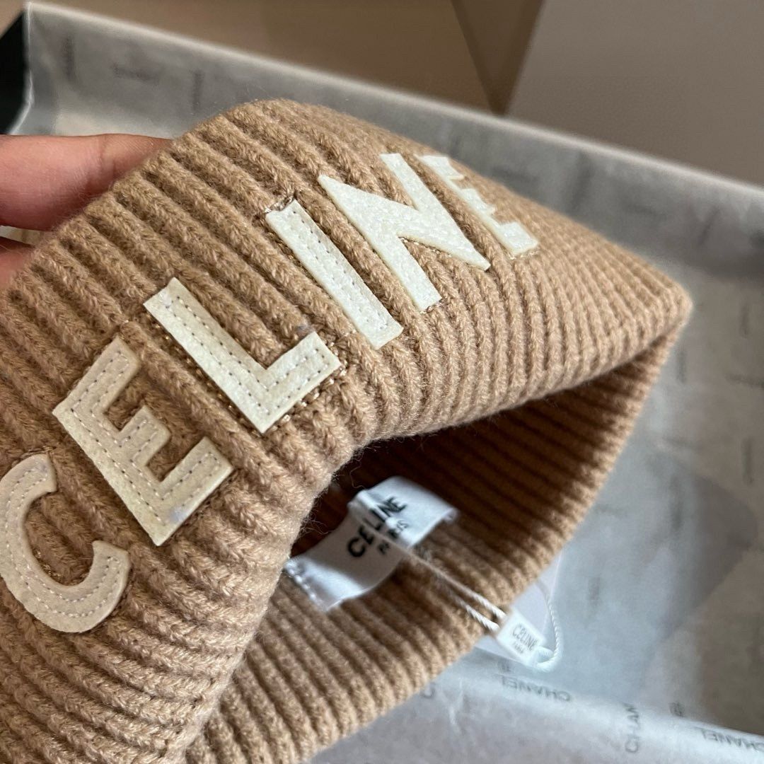 CELINE★ロゴニットキャップ セリーヌ 帽子 偽物 合わせやすい ベーシック ロゴ入り ニット