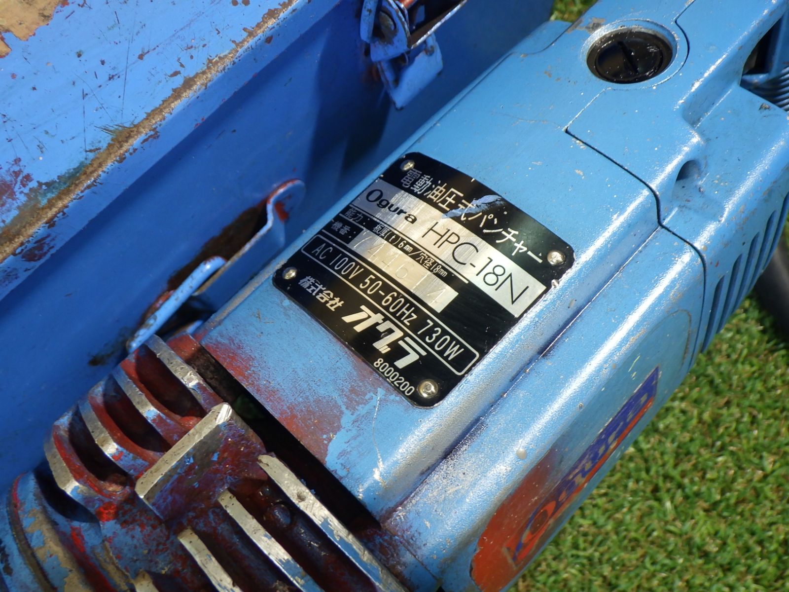 建設現場や工場での金属加工に