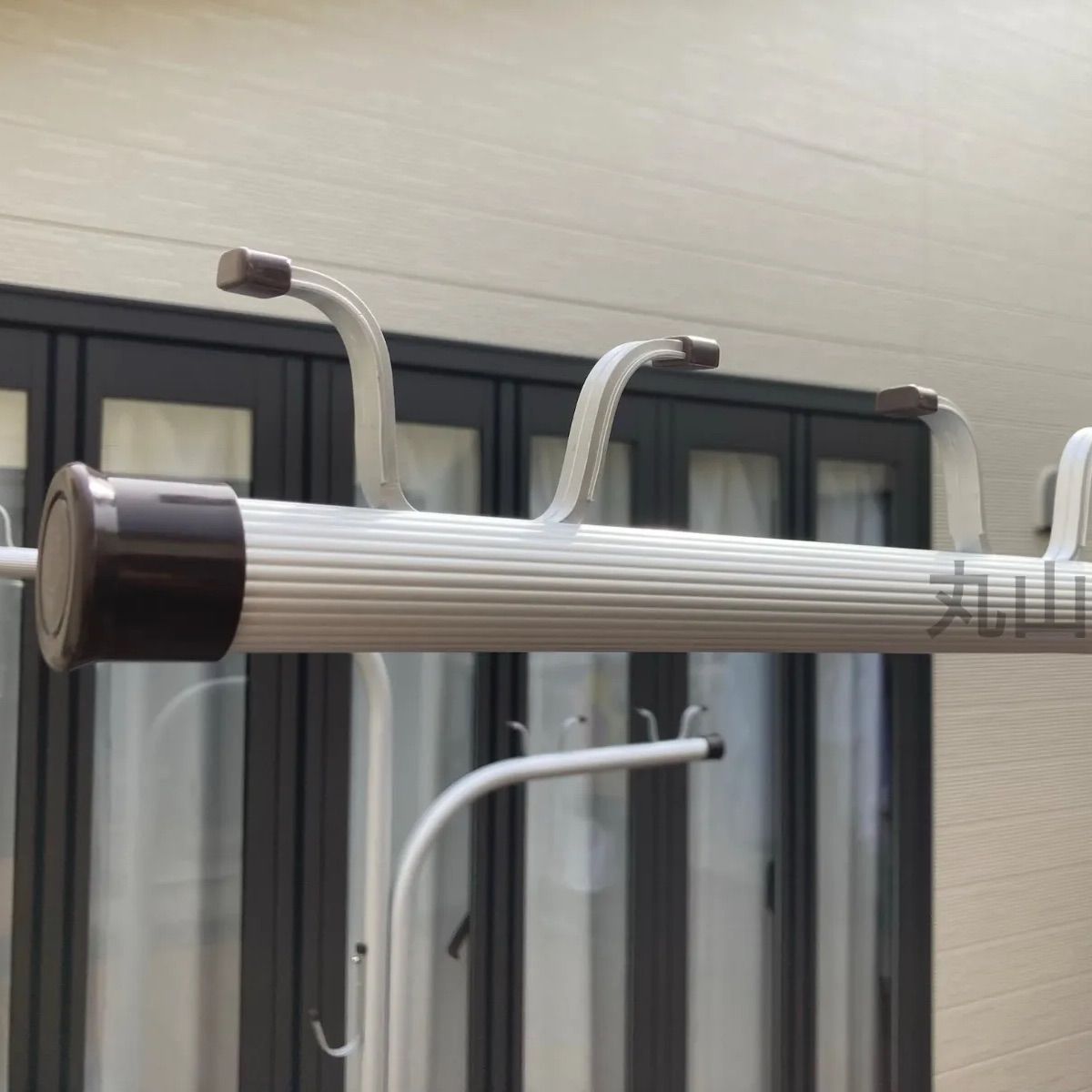 屋外用 硬質アルミ製 物干し台 段違いF型 シルバー 銀色 屋外用 ベースなし 2本1組 物干しスタンド