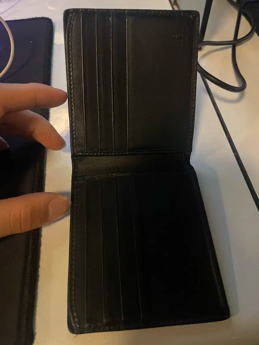 グッチスネークウォレット
