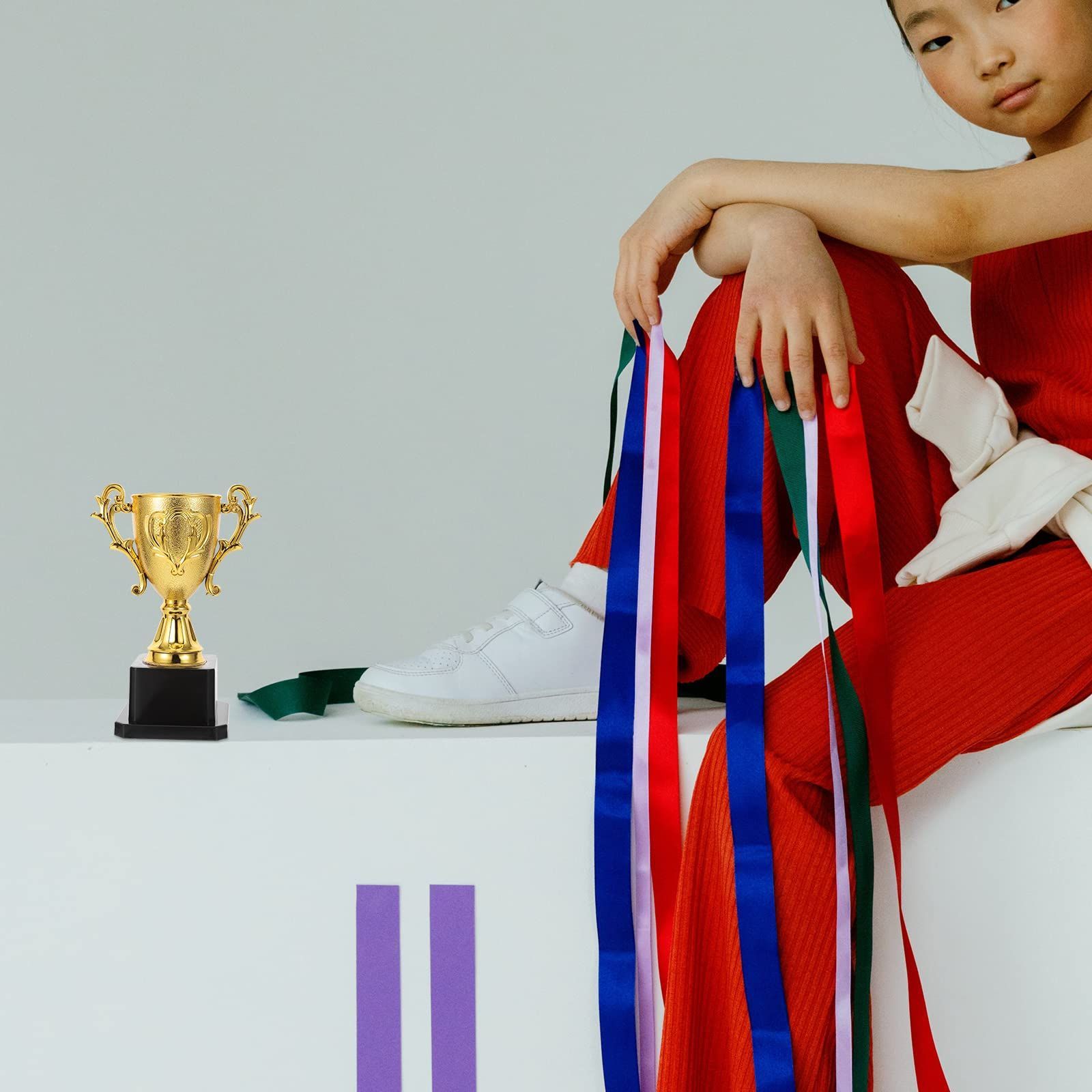 LIOOBO 優勝カップ トロフィー 子供 おもちゃ 教育 お祝い 小道具 メダル ご褒美 スポーツ 学校 賞 18cm