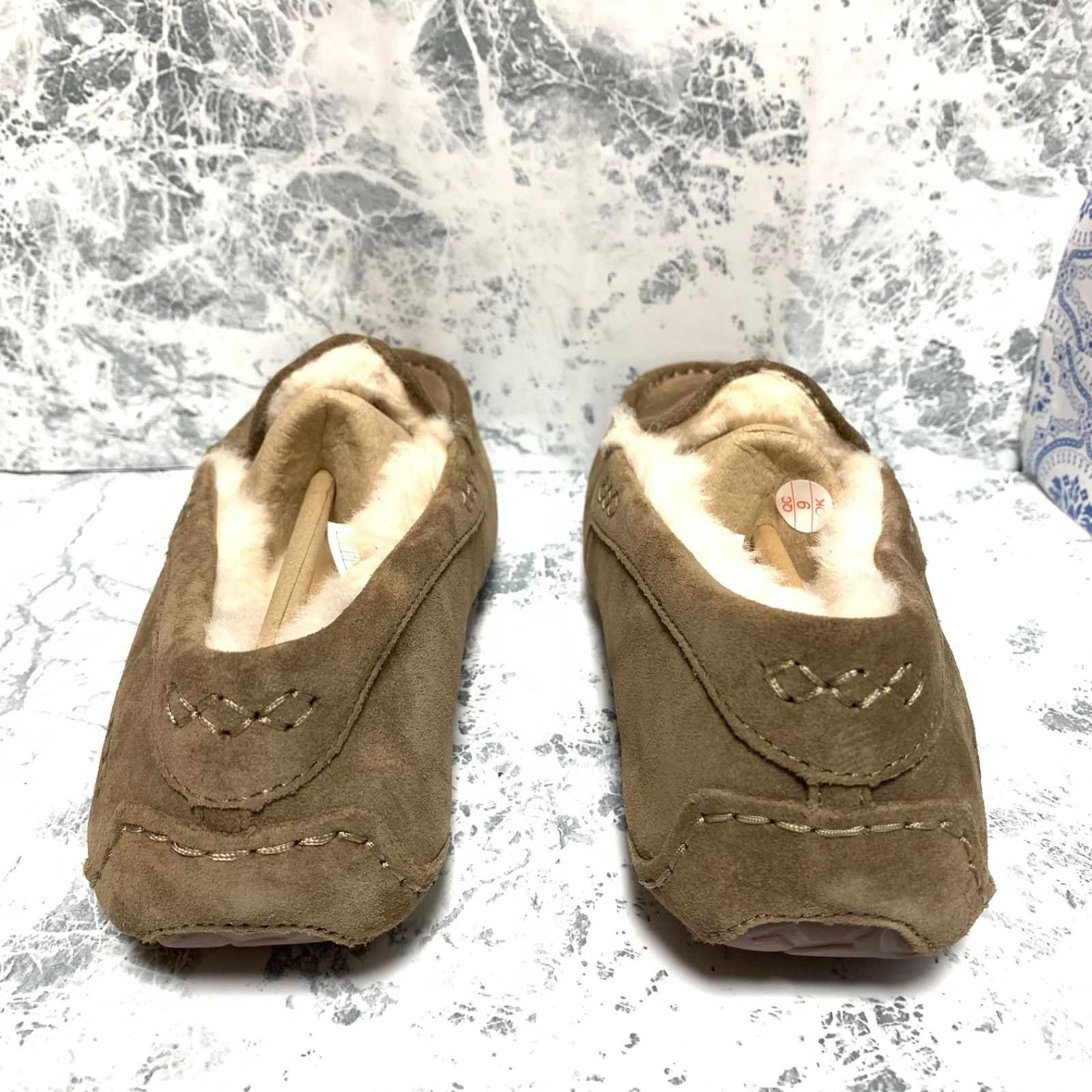 新品　UGG モカシン　ブラウン 新品未使用 UGG ブラウン モカシン 靴 24センチ
