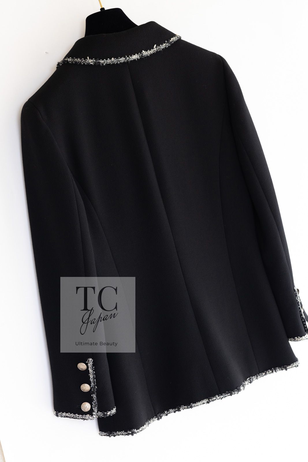 シャネル ジャケット CHANEL ブラック CC ロゴ エンブレム 幻の