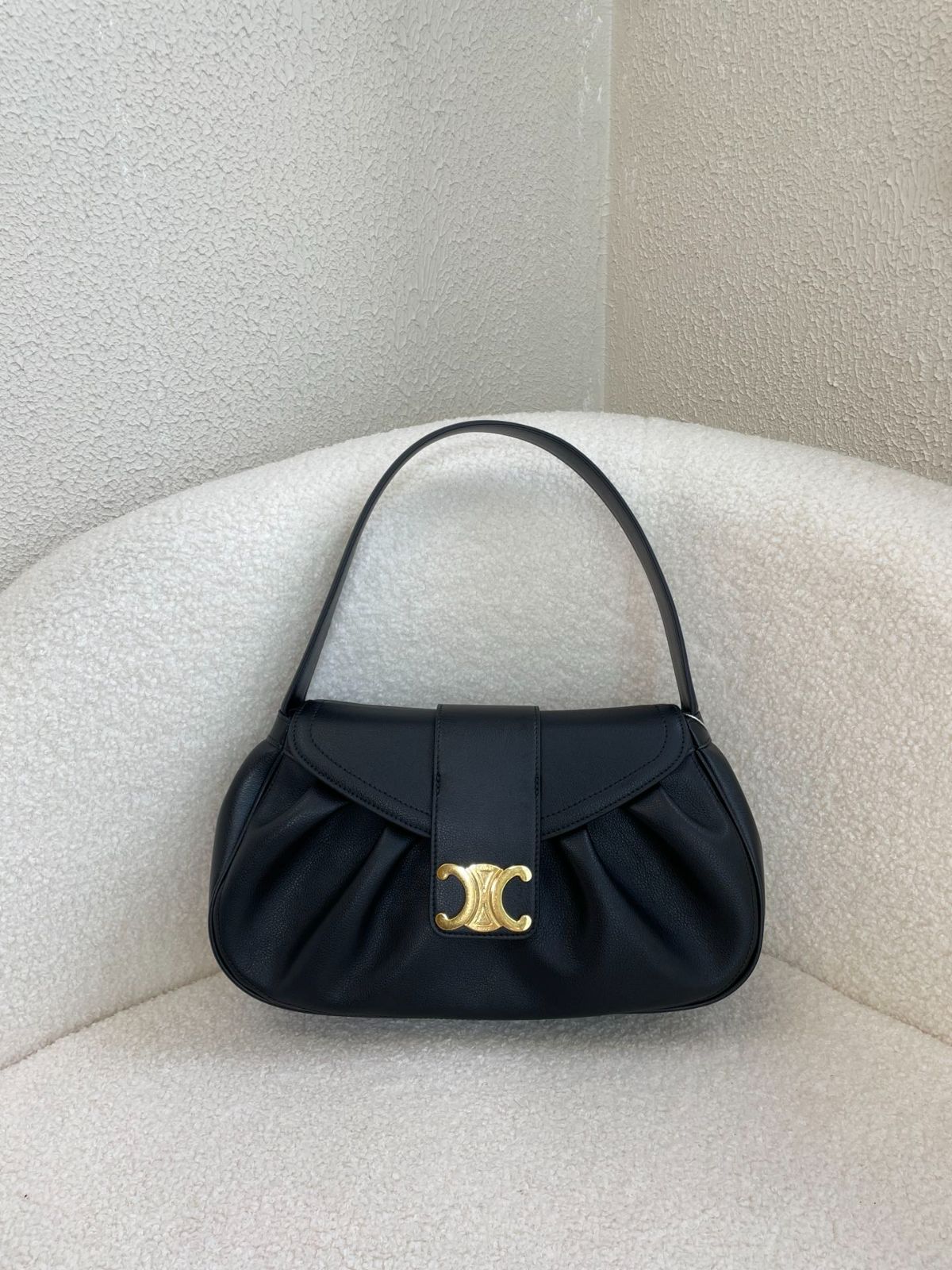 今日 CELINE セリーヌ 春夏シリーズ ポリーバッグ な価格で在庫あり -WT0輸入