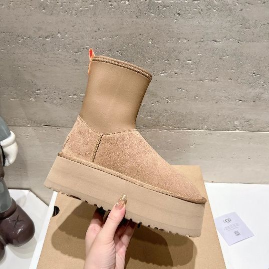 【人気商品・新品未使用】大人気 UGG アグ ブーツ レディース クラシック ディッパー Classic Dipper 箱付RR