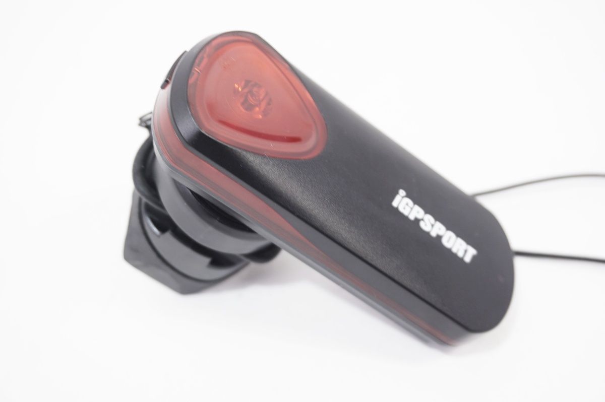 IGPSPORT アイジーピースポーツ SMART RADAR TAILLIGHT SR30 リアライト バイチャリ世田谷店