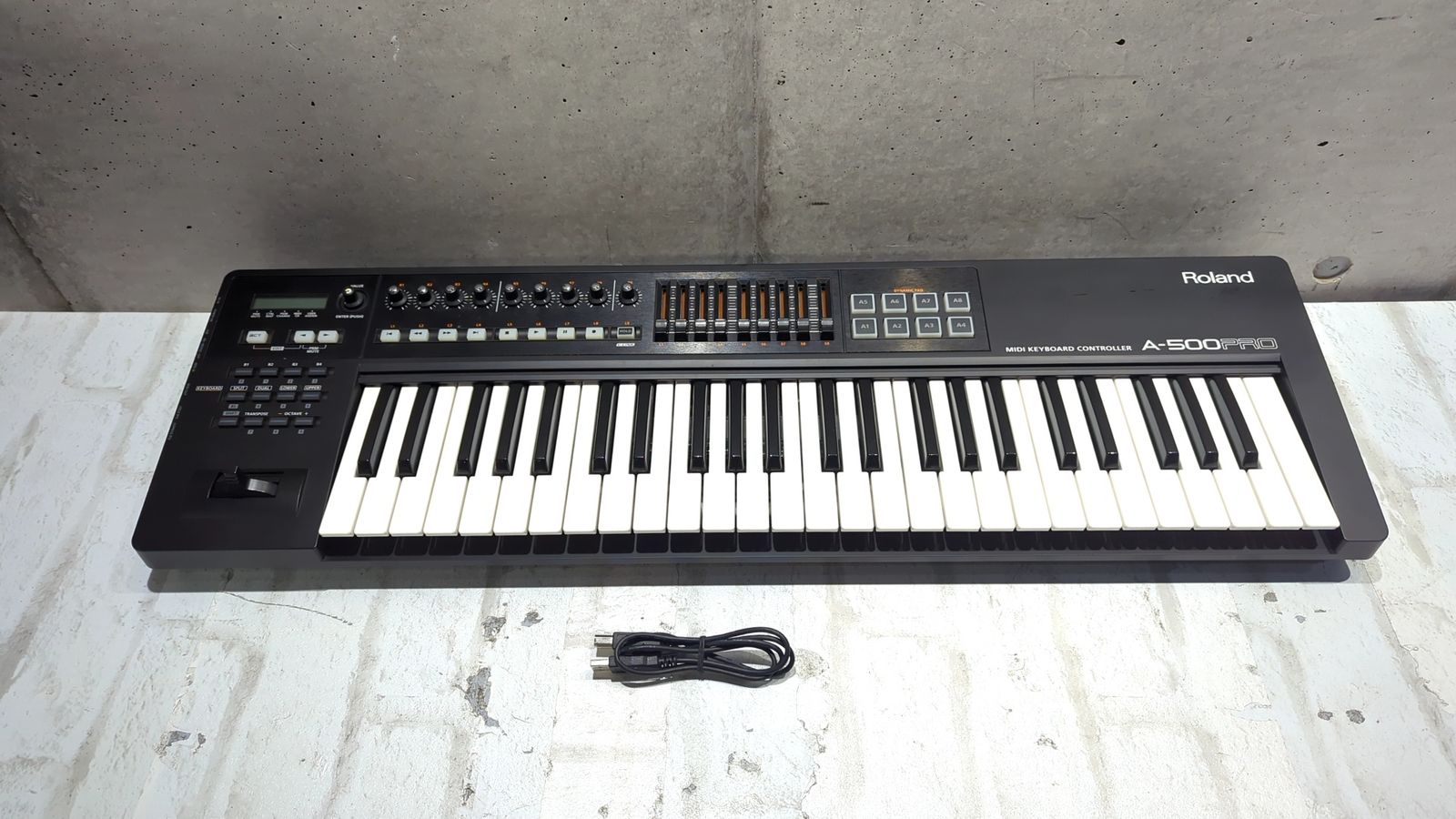 中古】Roland ローランド MIDIキーボードコントローラー バカバカしく A-500PRO-R 49鍵