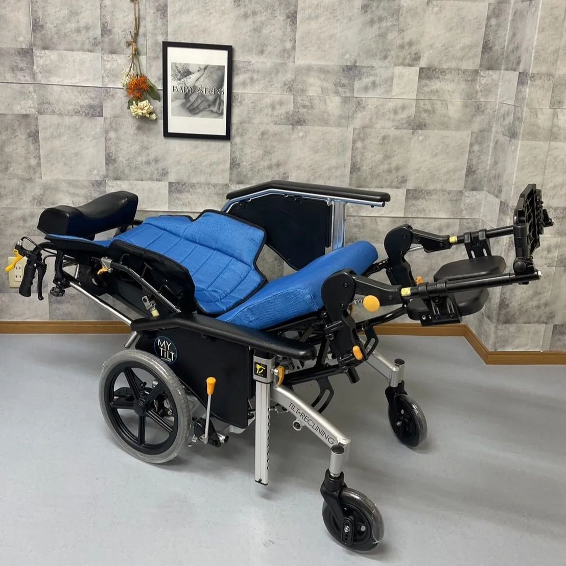 MH-CR3D マイチルトコンパクト 松永製作所 介助式車椅子 ノーパンク