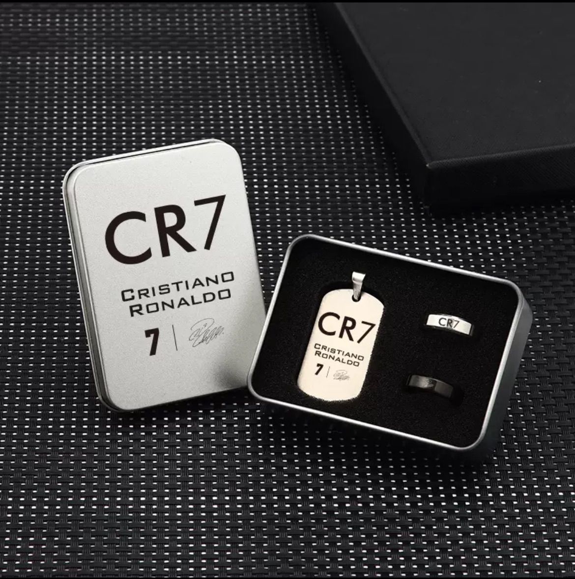 某メーカー サッカー クリスティアーノ・ロナウドRonaldo ネックレス 4点 Commemorative Goods