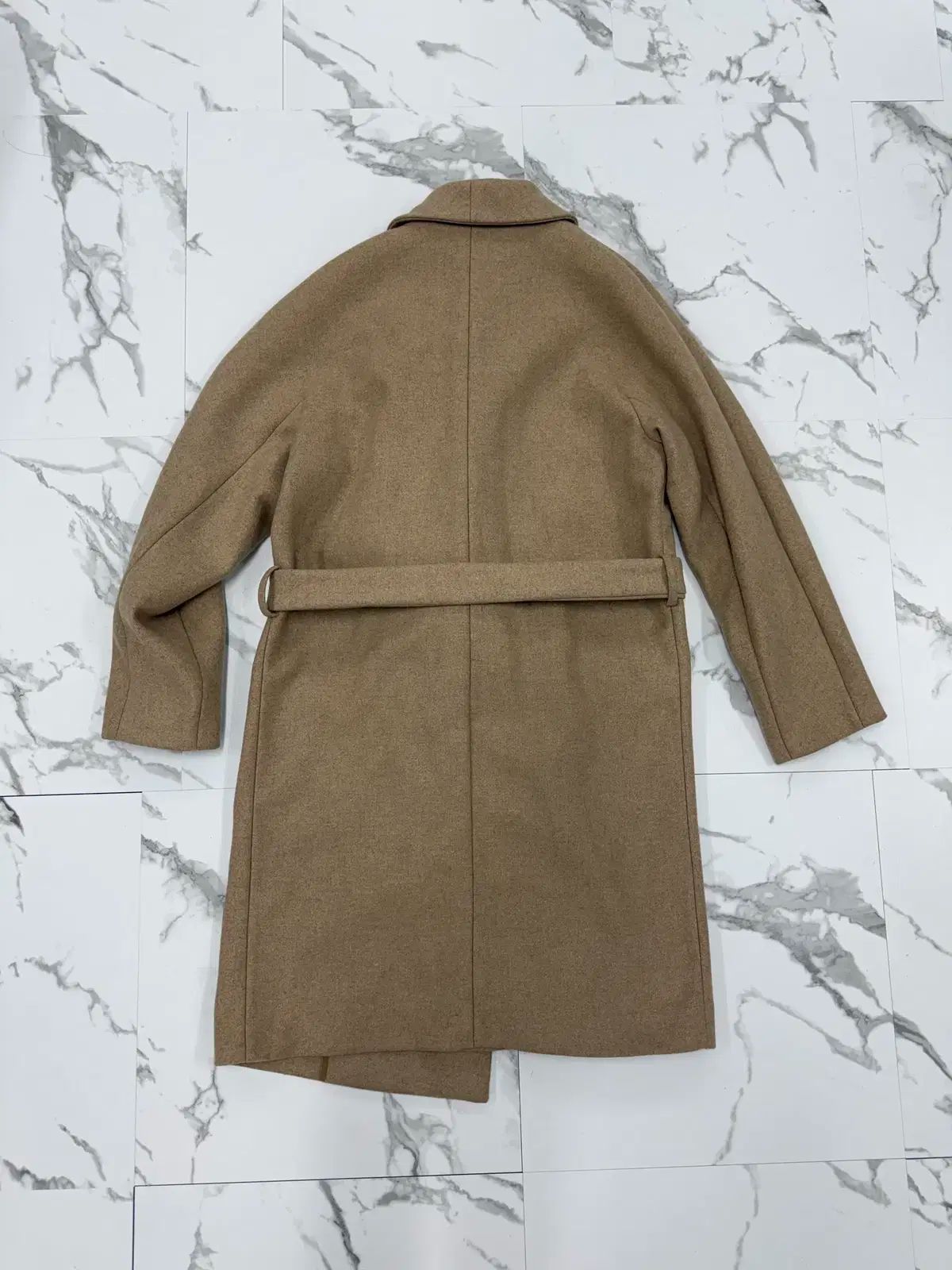 自由な船積みは、今買う。 A.P.C. アーペーセー ベルト付き ローブ コート