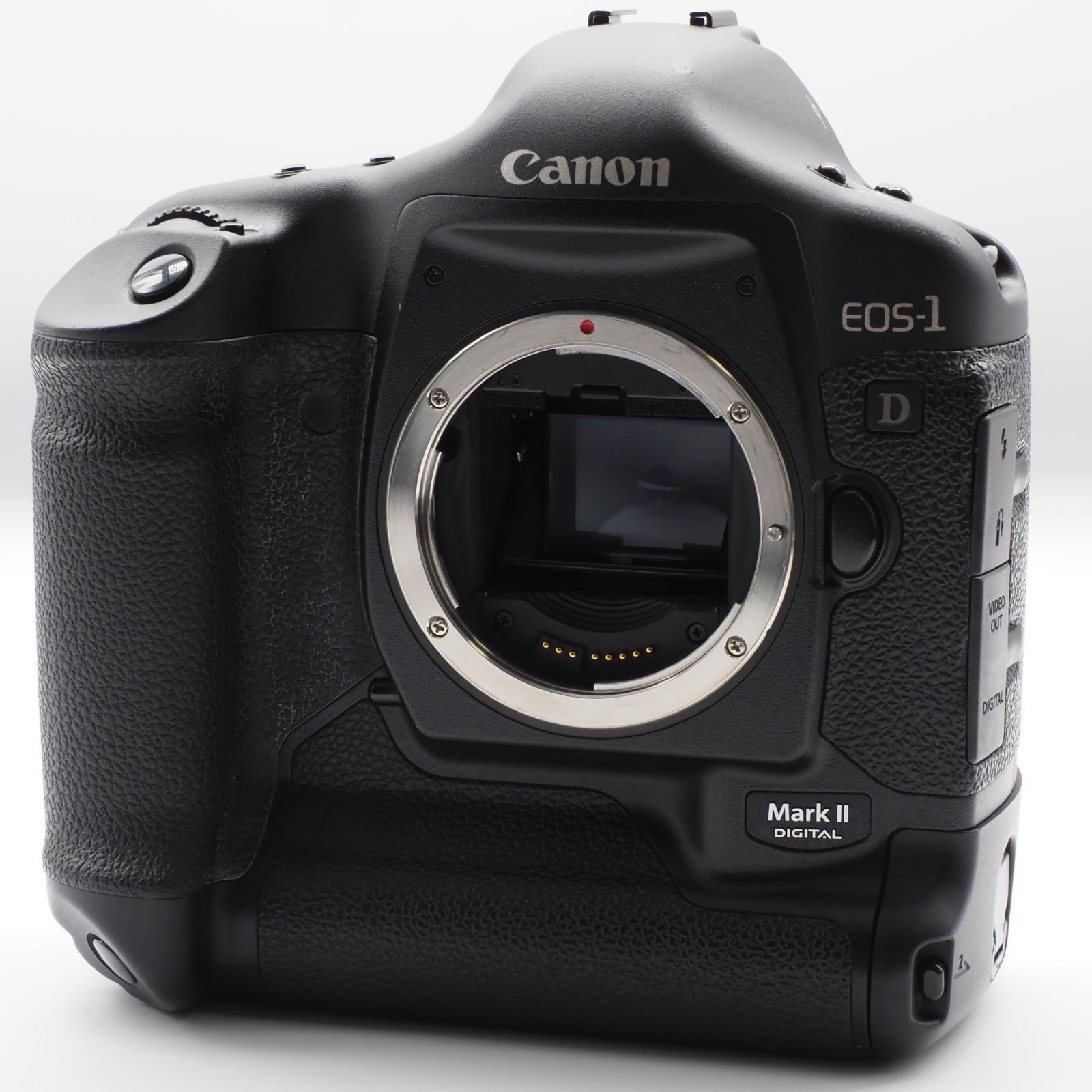 Canon キヤノン EOS-1D Mark II ボディ #2676デジタル一眼