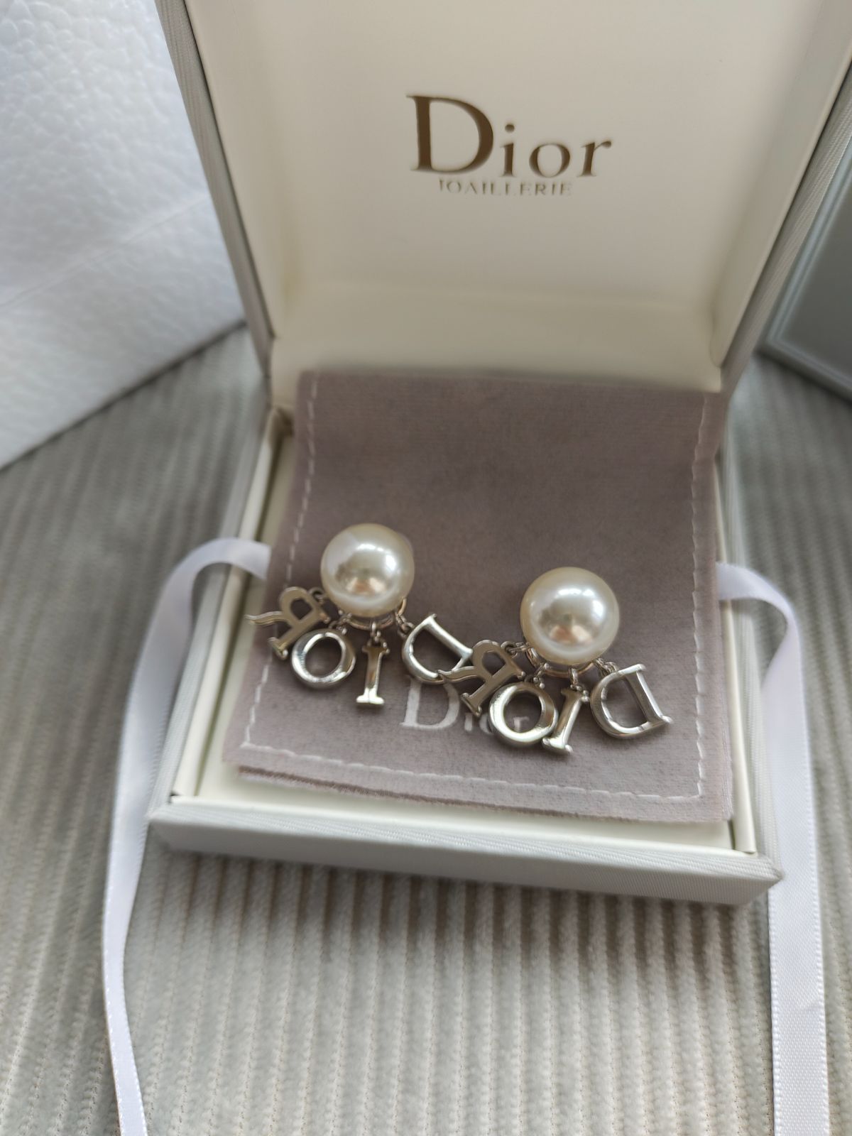 即納☆DIOR♡ディオールピアス♡♡両耳用シルバー♡アクセサリー☆新品