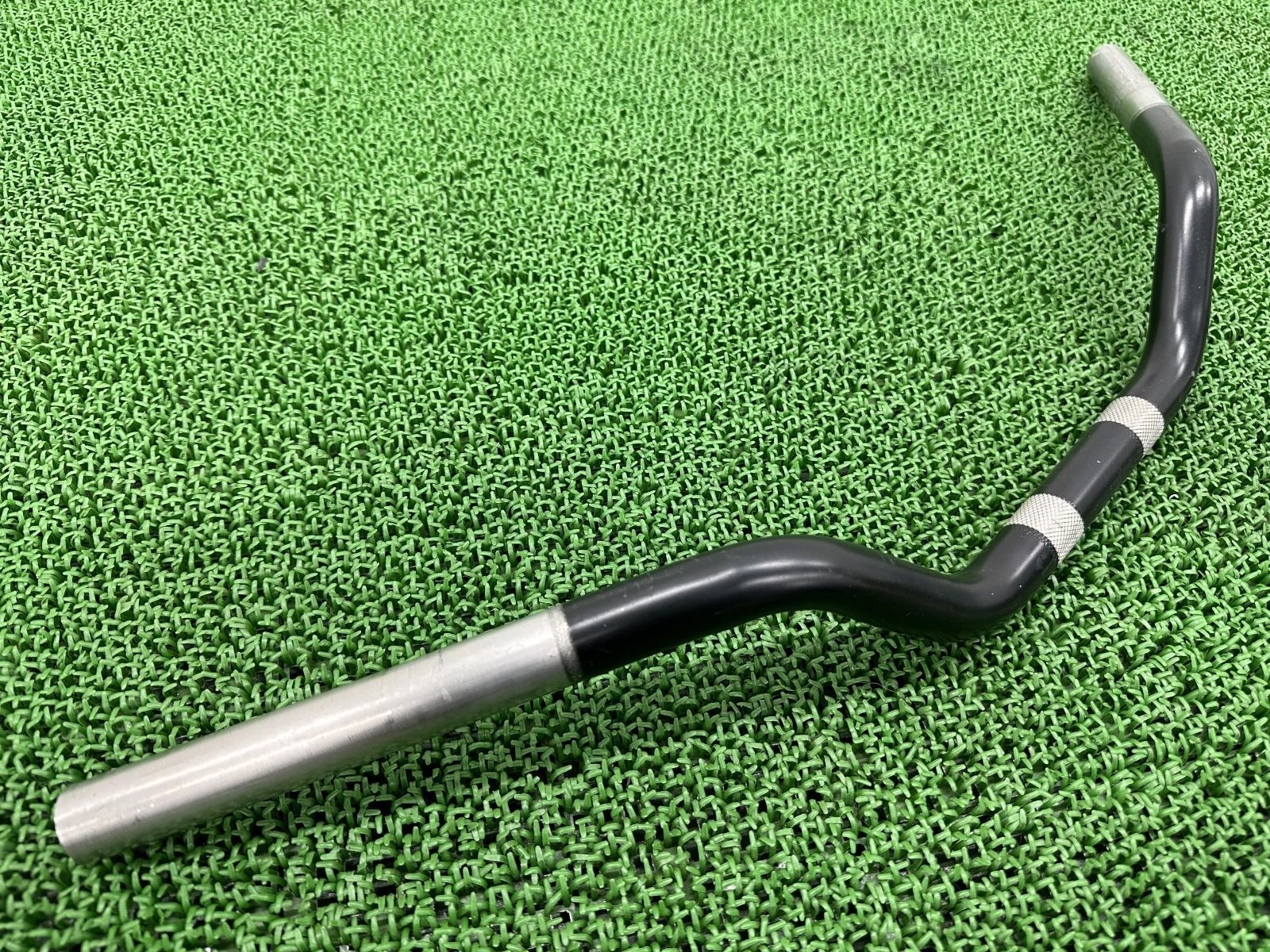 XL883N ハンドル ハーレー 純正 中古 バイク 部品 スポーツスター アイアン 幅740 1インチノーマルハンドルバー 曲がり無し