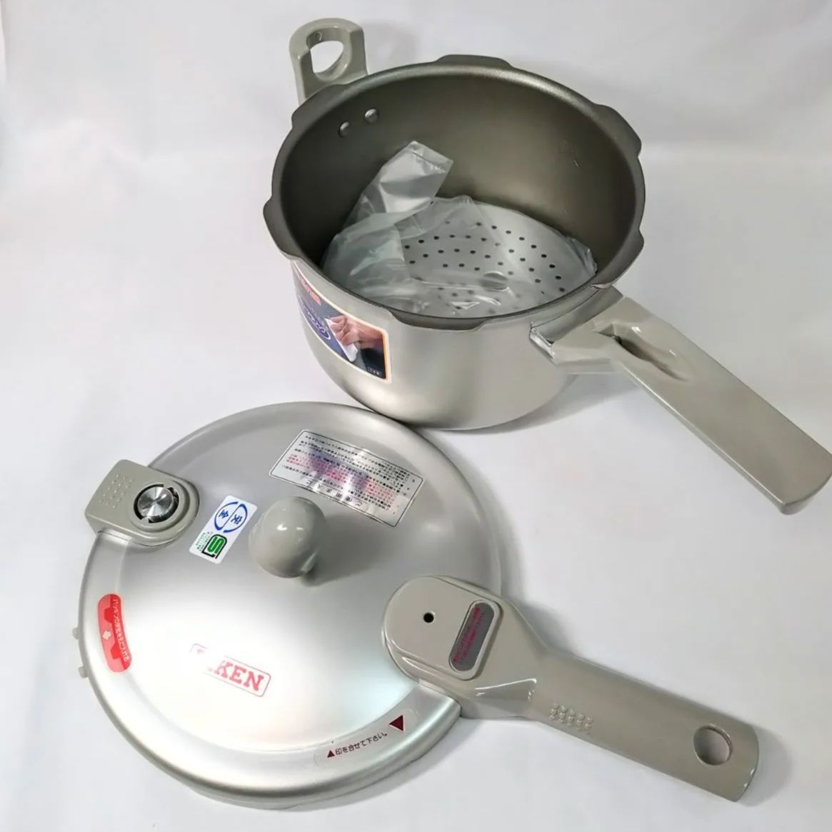 未使用品・保管品】理研 圧力鍋 片手鍋 こなべちゃん GFT-30F(3L 未使用品・保管品】理研 圧力鍋 片手鍋 こなべちゃん GFT-30F(3L