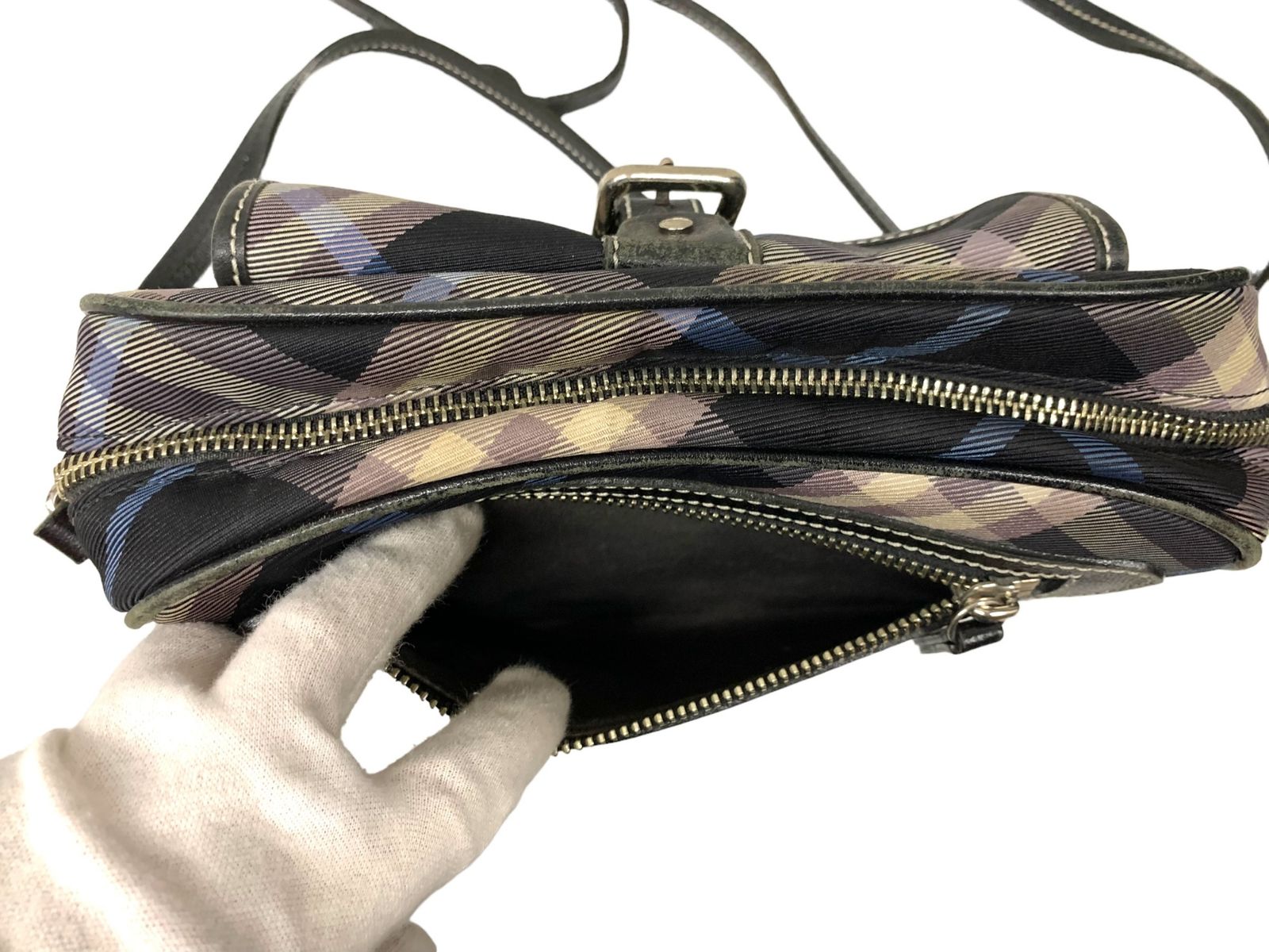 よしか様　極美品　バーバリーブルーレーベル　チェック バンドバッグ　ブラック BURBERRY BLUE LABEL(バーバリーブルーレーベル) バーバリー