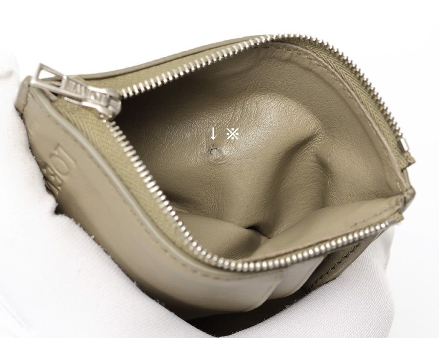 ロエベ バーティカルウォレット スモール 三つ折り 財布 アナグラム