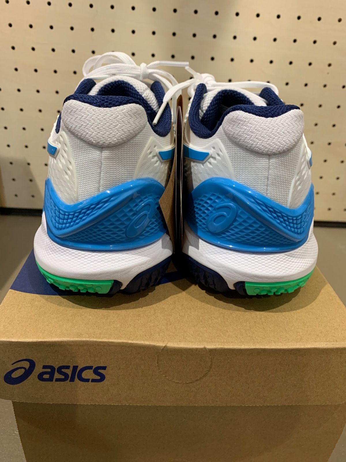 アシックステニスシューズ白