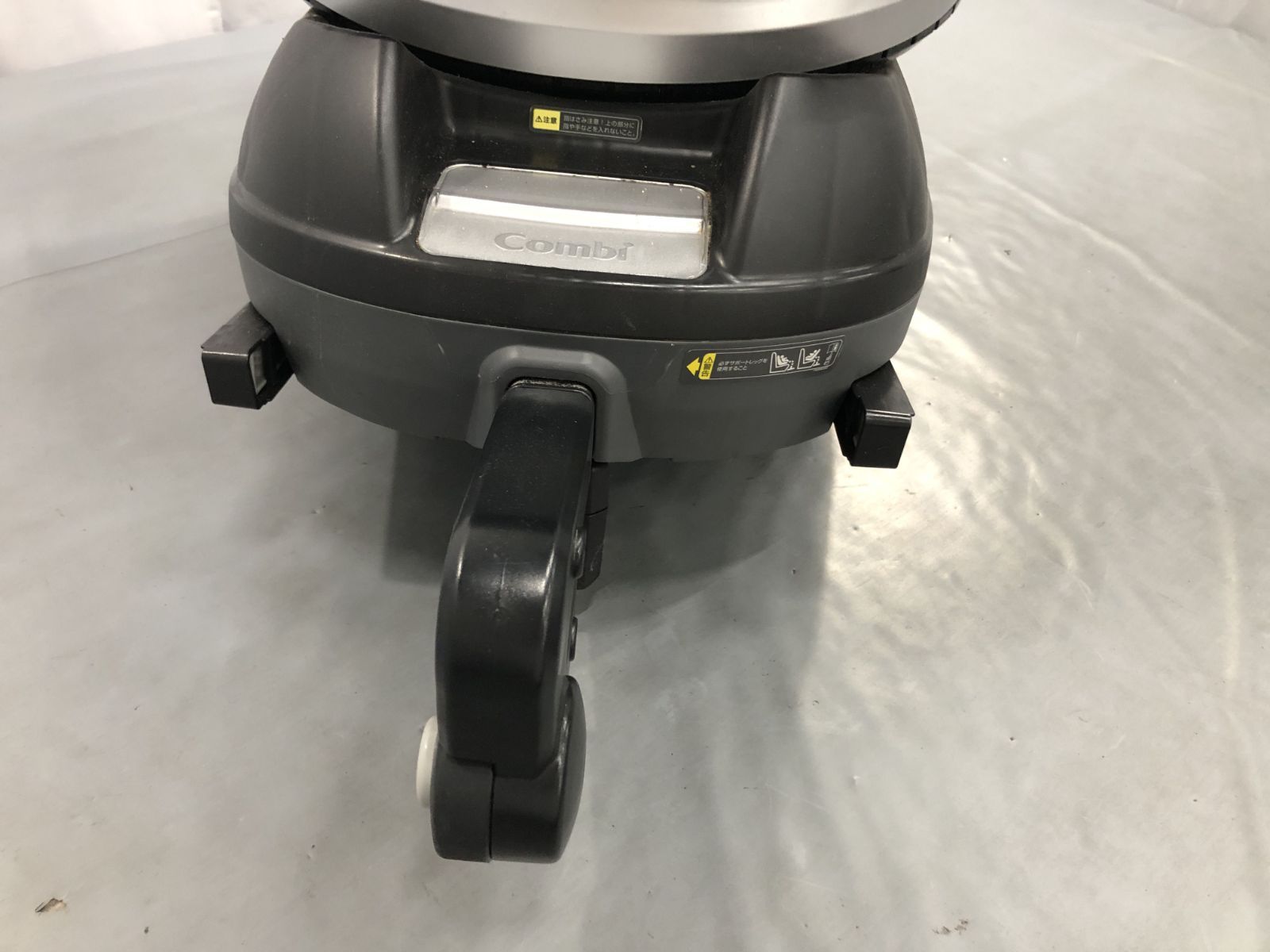 Combi チャイルドシート