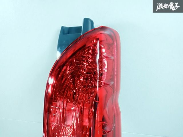 新車外し品☆美品☆ハイエーステールランプ、左右セット④ 新車外し 美品】トヨタ 200系 ハイエース 純正 テールランプ