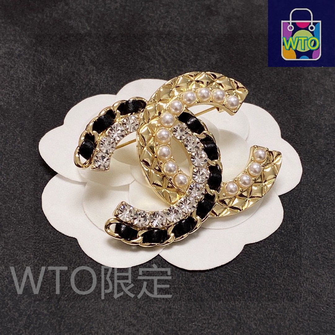 お値下げします。　CHANEL ブローチ org.jpg